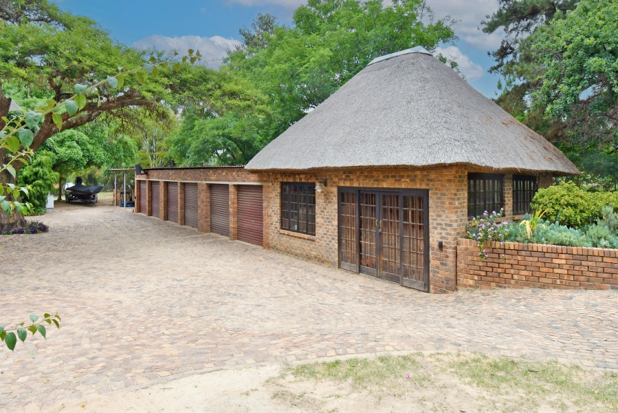 6 Bedroom Property for Sale in Farmall A H Gauteng