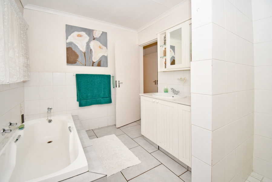 6 Bedroom Property for Sale in Farmall A H Gauteng