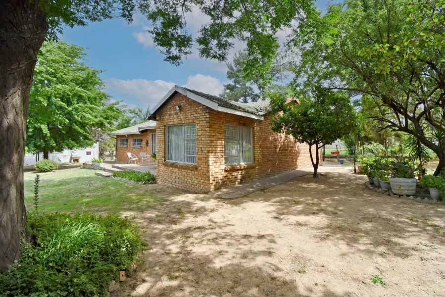 6 Bedroom Property for Sale in Farmall A H Gauteng