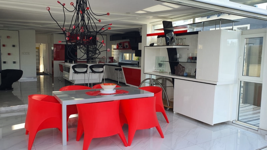 4 Bedroom Property for Sale in Blue Valley Golf Estate Gauteng