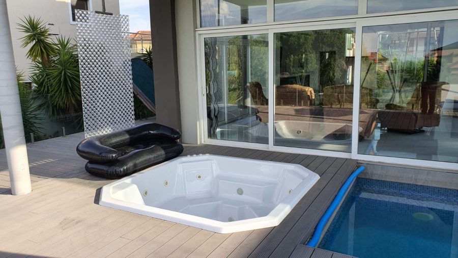 4 Bedroom Property for Sale in Blue Valley Golf Estate Gauteng