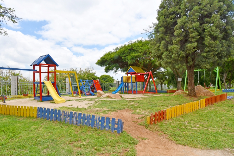 2 Bedroom Property for Sale in Noordwyk Gauteng