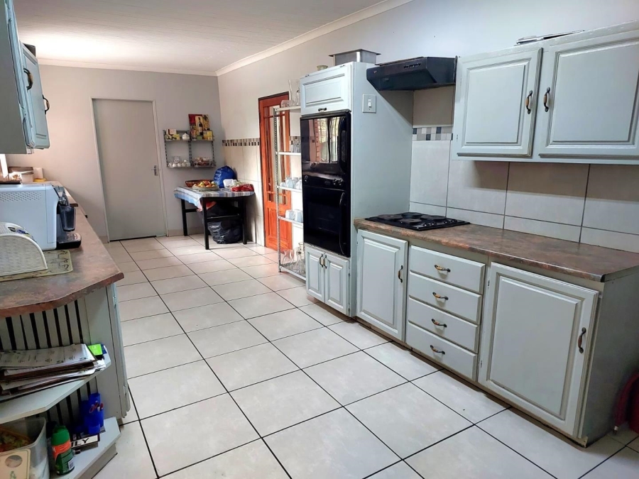 10 Bedroom Property for Sale in Benoni Small Farms Gauteng