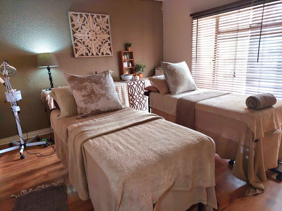 10 Bedroom Property for Sale in Benoni Small Farms Gauteng