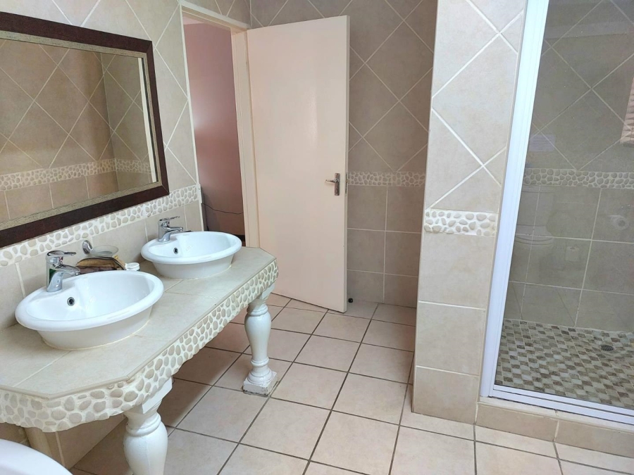 10 Bedroom Property for Sale in Benoni Small Farms Gauteng