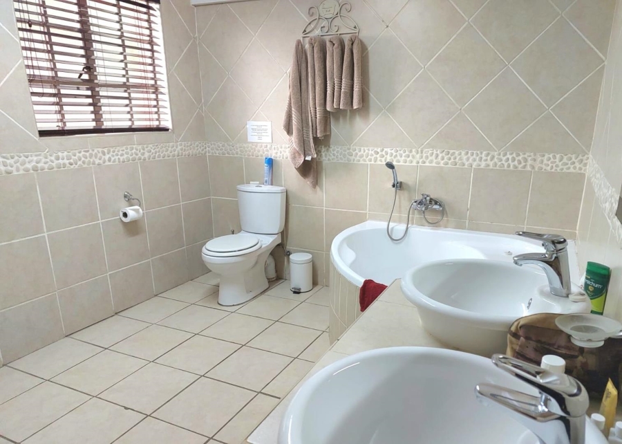 10 Bedroom Property for Sale in Benoni Small Farms Gauteng