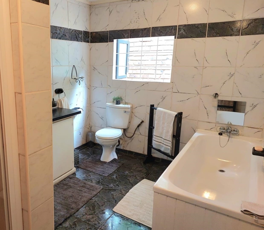 10 Bedroom Property for Sale in Benoni Small Farms Gauteng