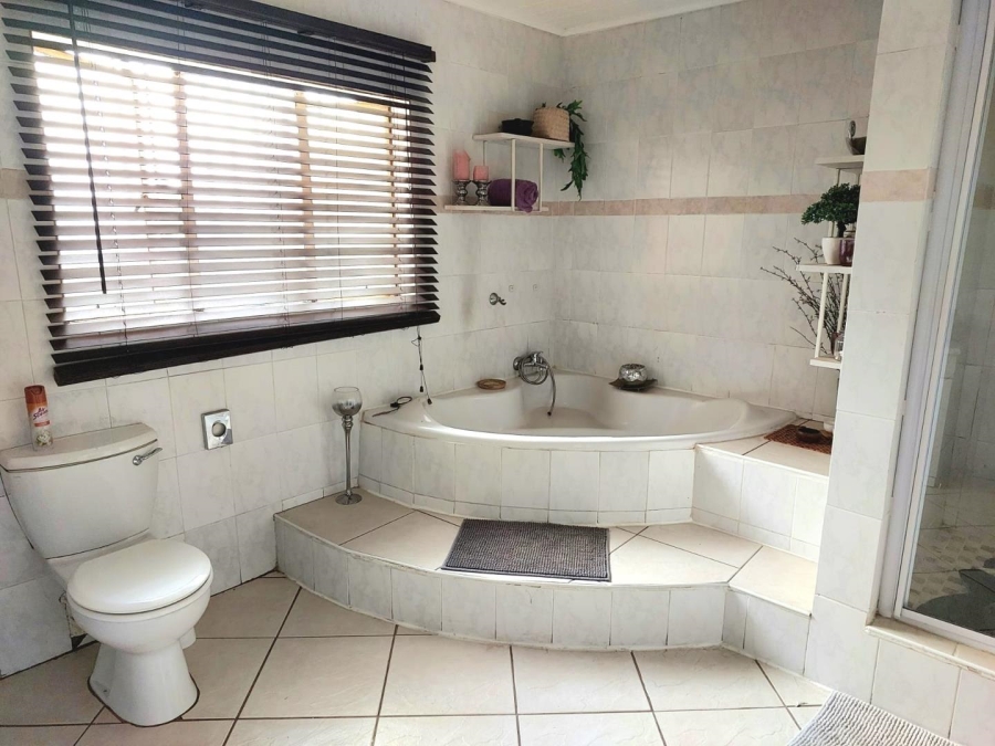 10 Bedroom Property for Sale in Benoni Small Farms Gauteng