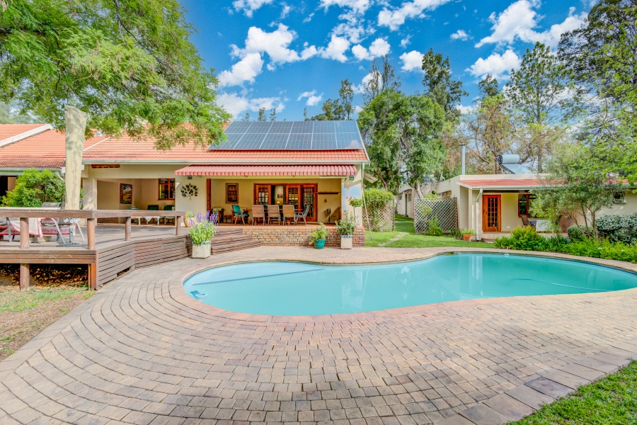 5 Bedroom Property for Sale in Chartwell Gauteng