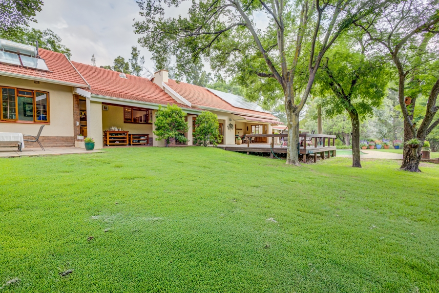 5 Bedroom Property for Sale in Chartwell Gauteng