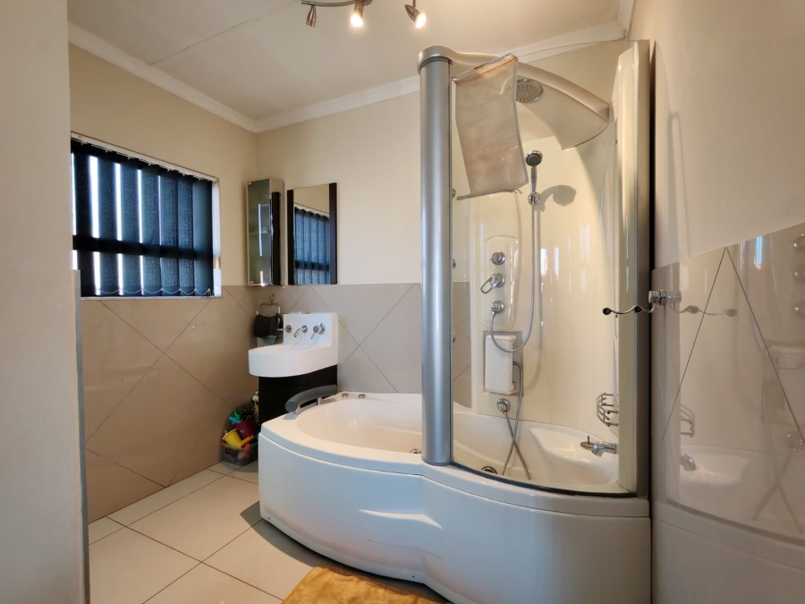 4 Bedroom Property for Sale in Risiville Gauteng