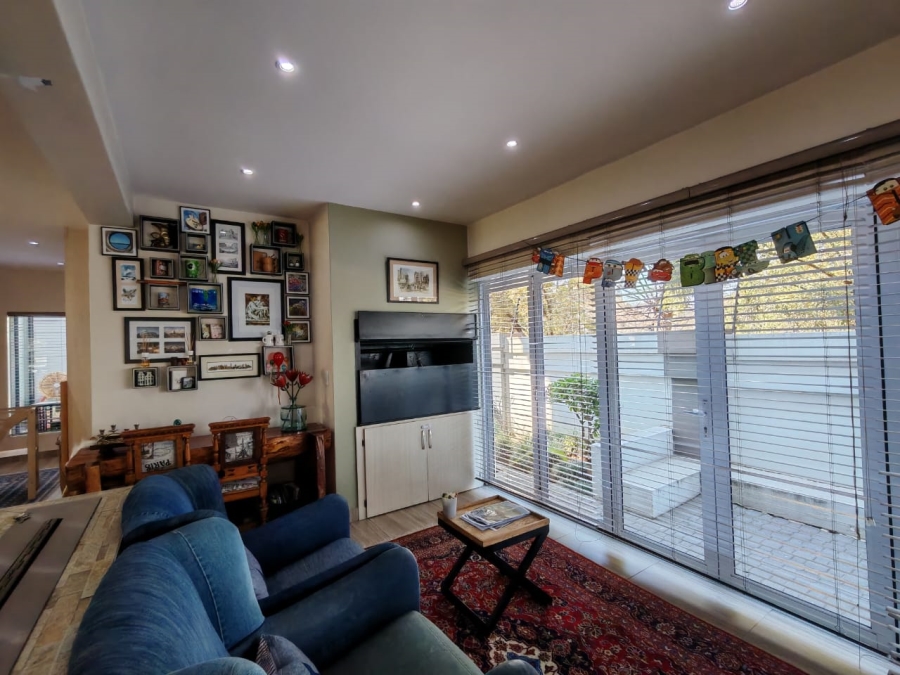 3 Bedroom Property for Sale in Three Rivers Proper Gauteng