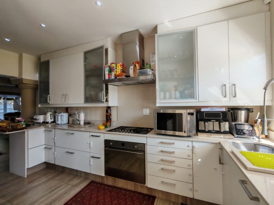 3 Bedroom Property for Sale in Three Rivers Proper Gauteng