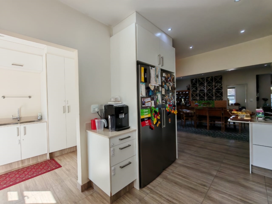 3 Bedroom Property for Sale in Three Rivers Proper Gauteng