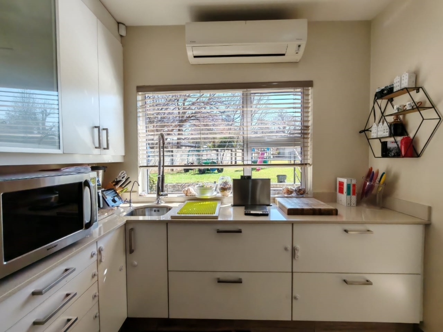 3 Bedroom Property for Sale in Three Rivers Proper Gauteng