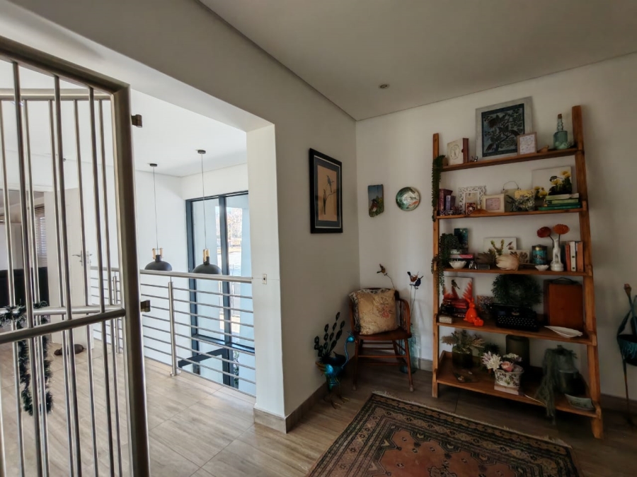 3 Bedroom Property for Sale in Three Rivers Proper Gauteng