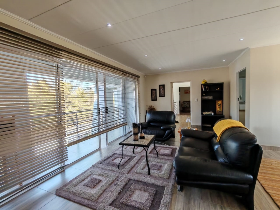 3 Bedroom Property for Sale in Three Rivers Proper Gauteng