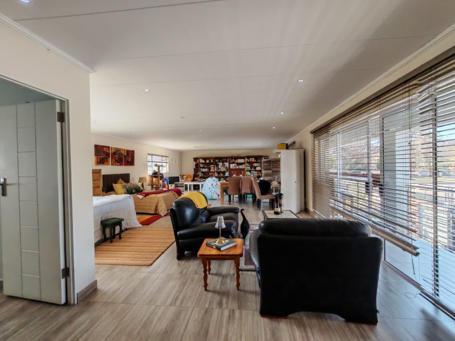 3 Bedroom Property for Sale in Three Rivers Proper Gauteng