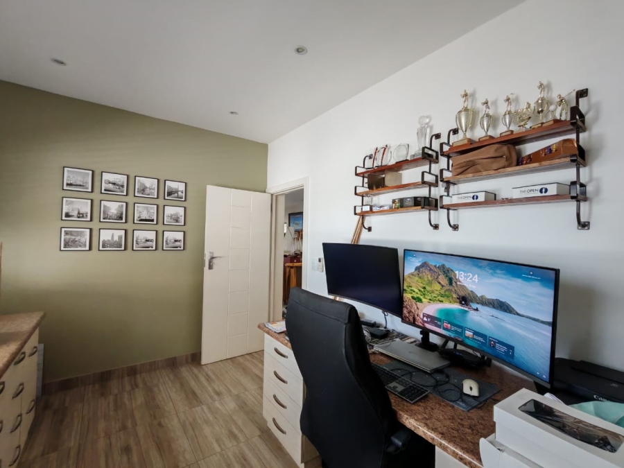 3 Bedroom Property for Sale in Three Rivers Proper Gauteng