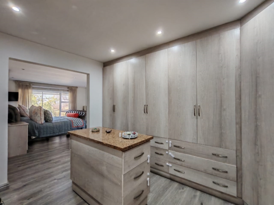 3 Bedroom Property for Sale in Three Rivers Proper Gauteng