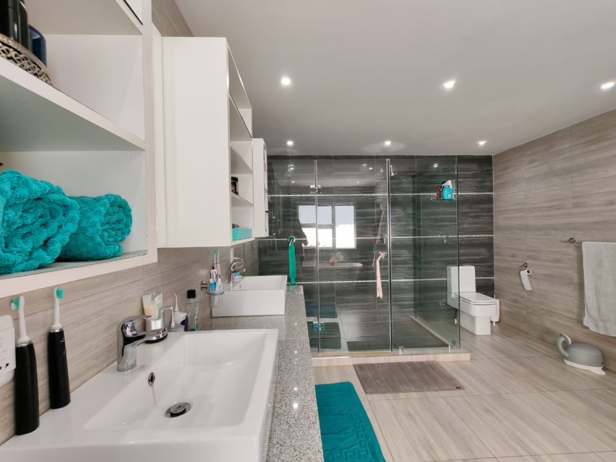 3 Bedroom Property for Sale in Three Rivers Proper Gauteng