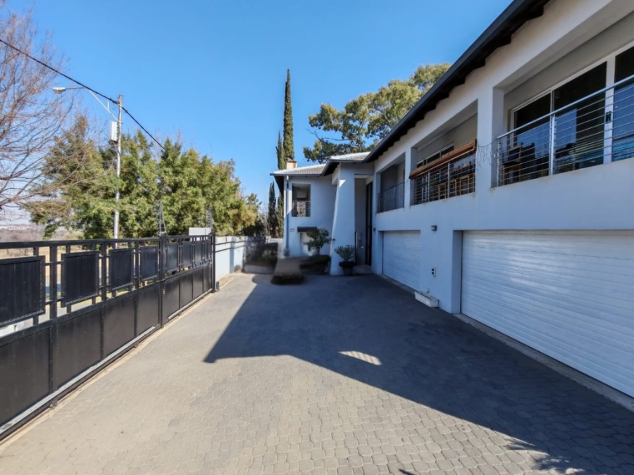 3 Bedroom Property for Sale in Three Rivers Proper Gauteng