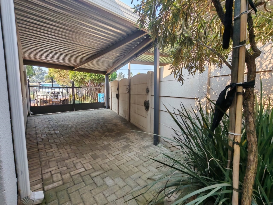 3 Bedroom Property for Sale in Risiville Gauteng