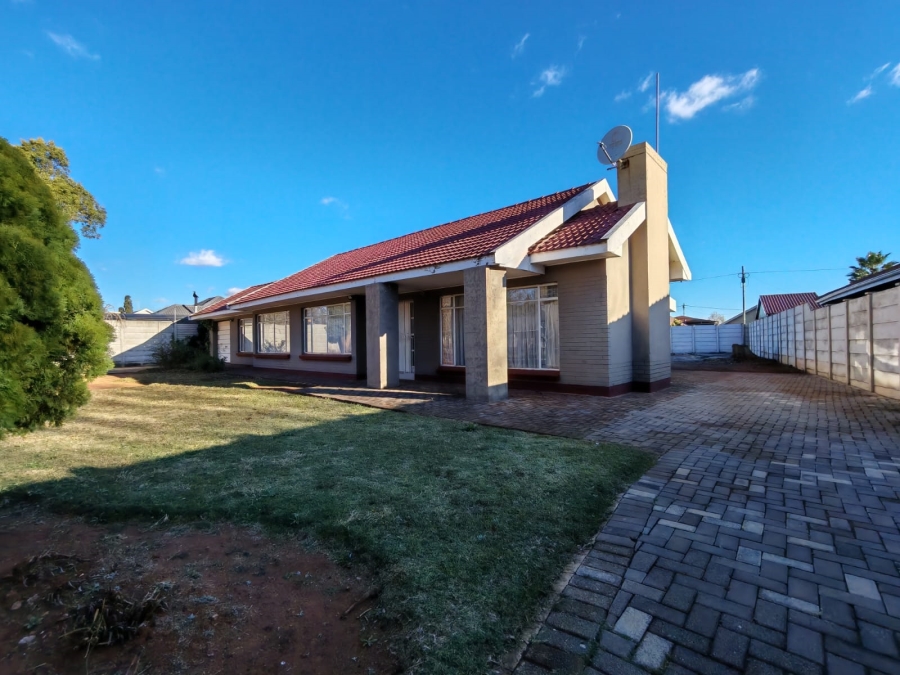 4 Bedroom Property for Sale in Risiville Gauteng