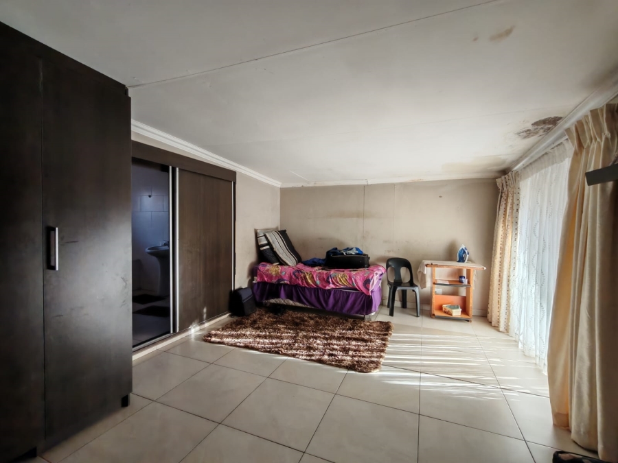 4 Bedroom Property for Sale in Risiville Gauteng