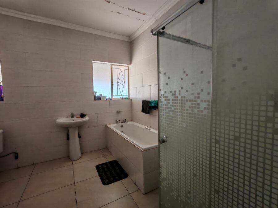 4 Bedroom Property for Sale in Risiville Gauteng