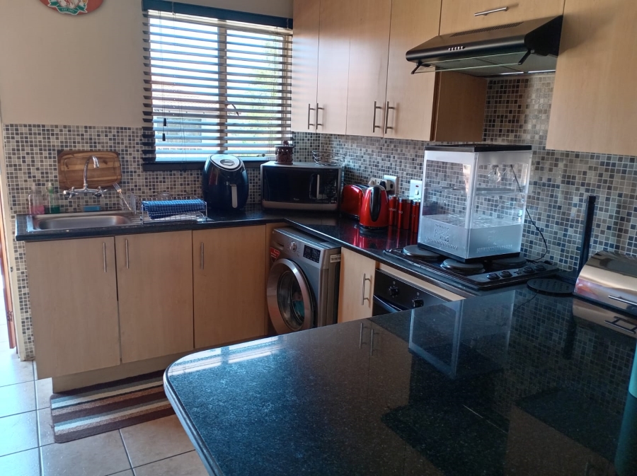 2 Bedroom Property for Sale in Wilgeheuwel Gauteng