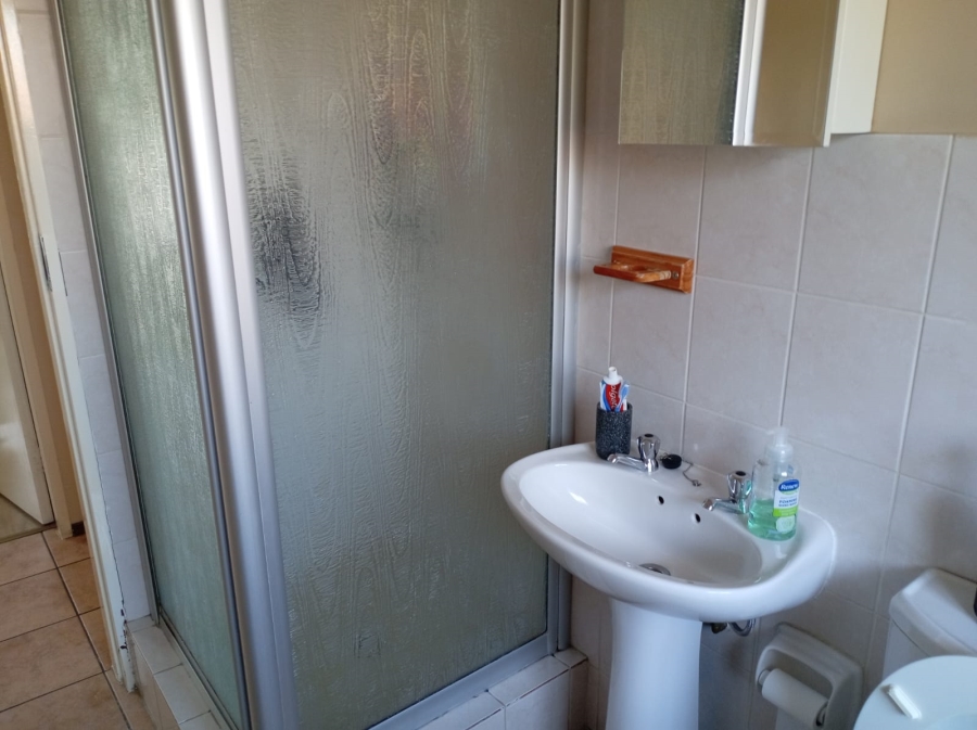 2 Bedroom Property for Sale in Wilgeheuwel Gauteng