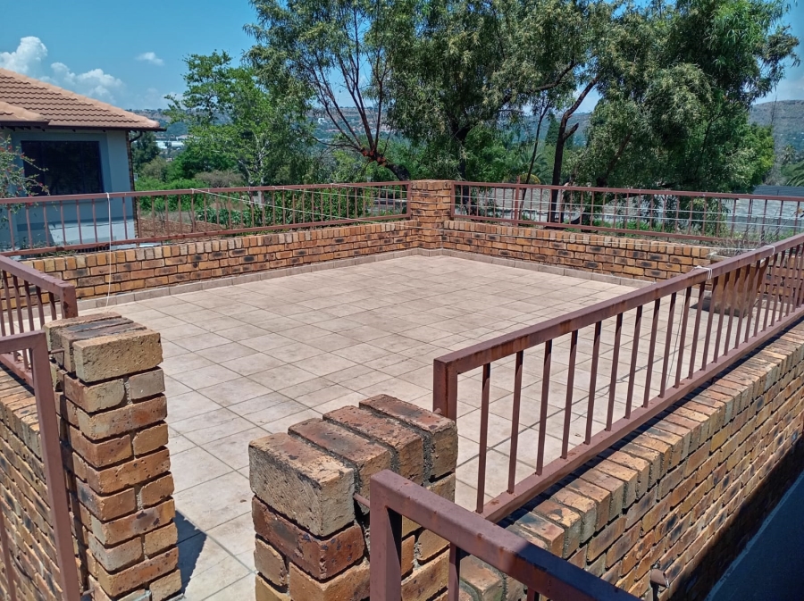 2 Bedroom Property for Sale in Wilgeheuwel Gauteng