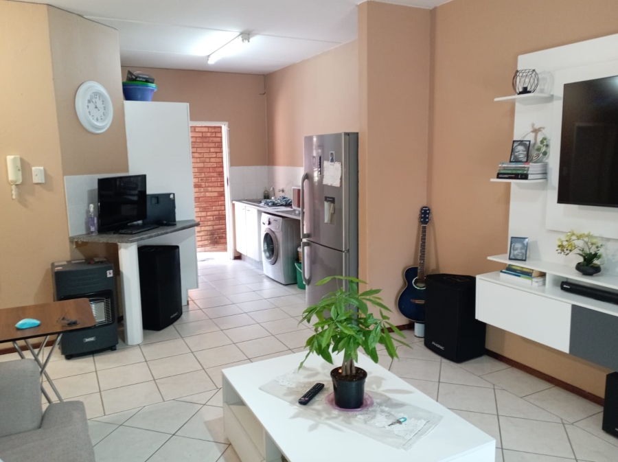 2 Bedroom Property for Sale in Ruimsig Gauteng