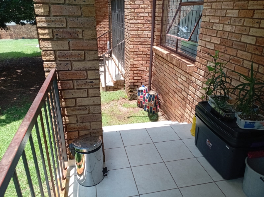 2 Bedroom Property for Sale in Ruimsig Gauteng