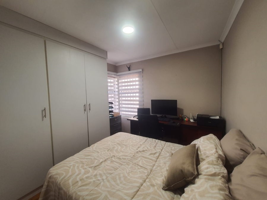 3 Bedroom Property for Sale in Vanderbijlpark SW 5 Gauteng