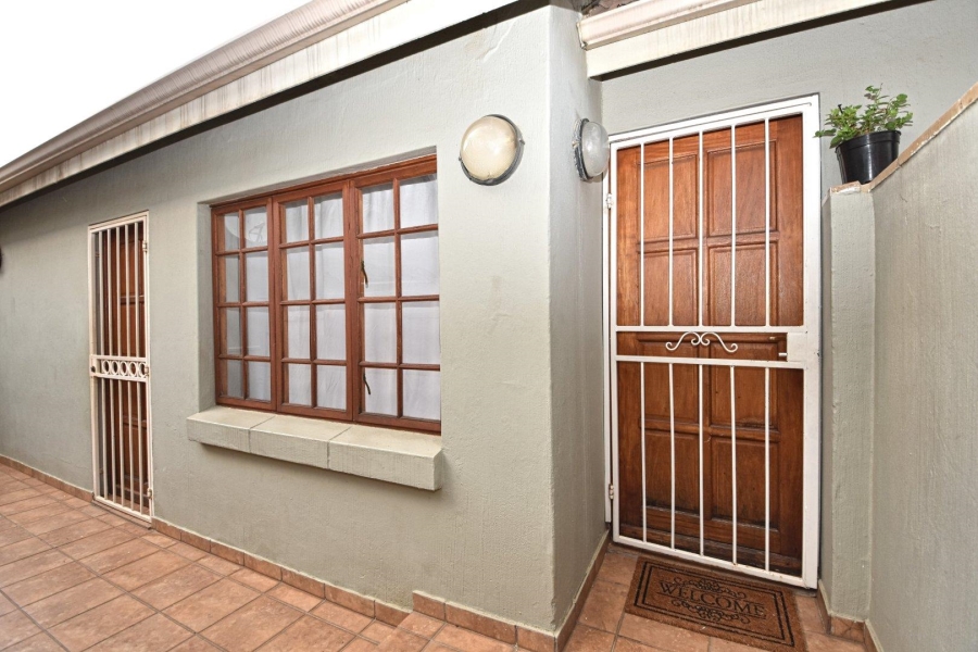 1 Bedroom Property for Sale in Olympus AH Gauteng