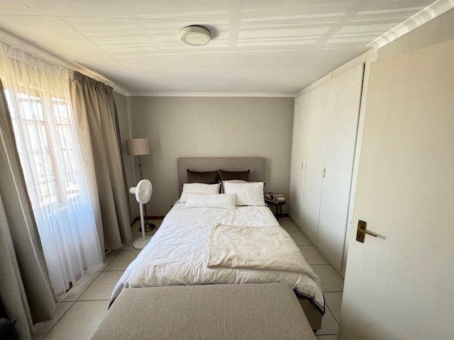1 Bedroom Property for Sale in Olympus AH Gauteng