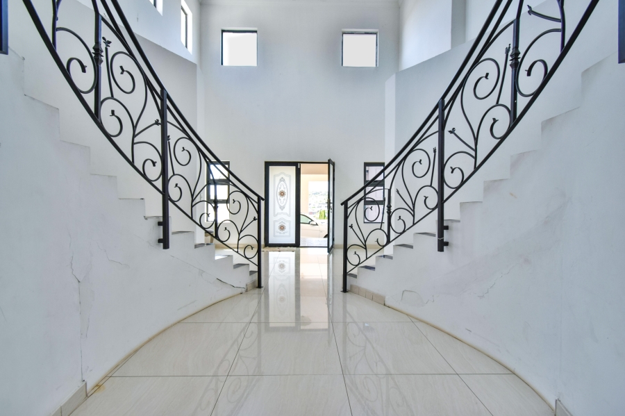 6 Bedroom Property for Sale in Mooikloof Glen Gauteng