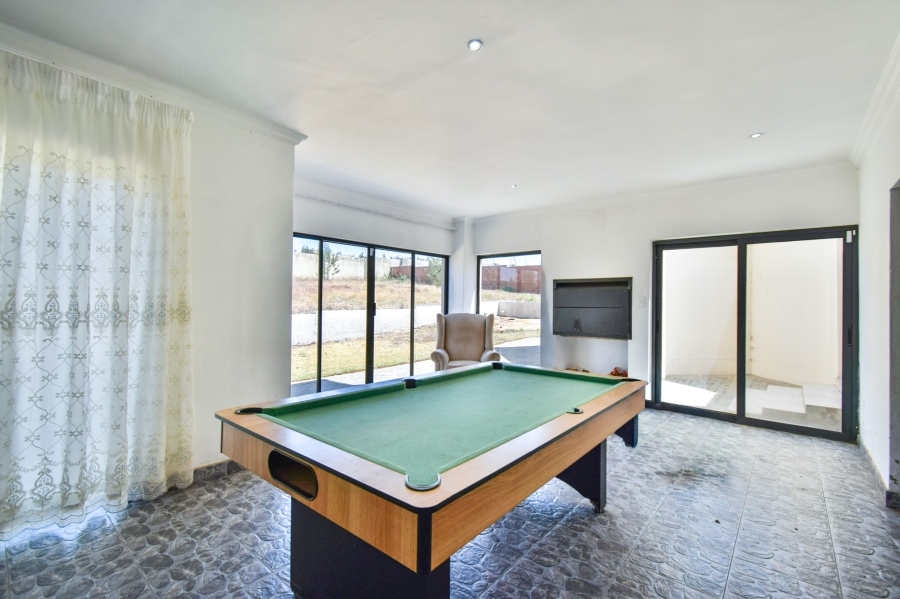 6 Bedroom Property for Sale in Mooikloof Glen Gauteng