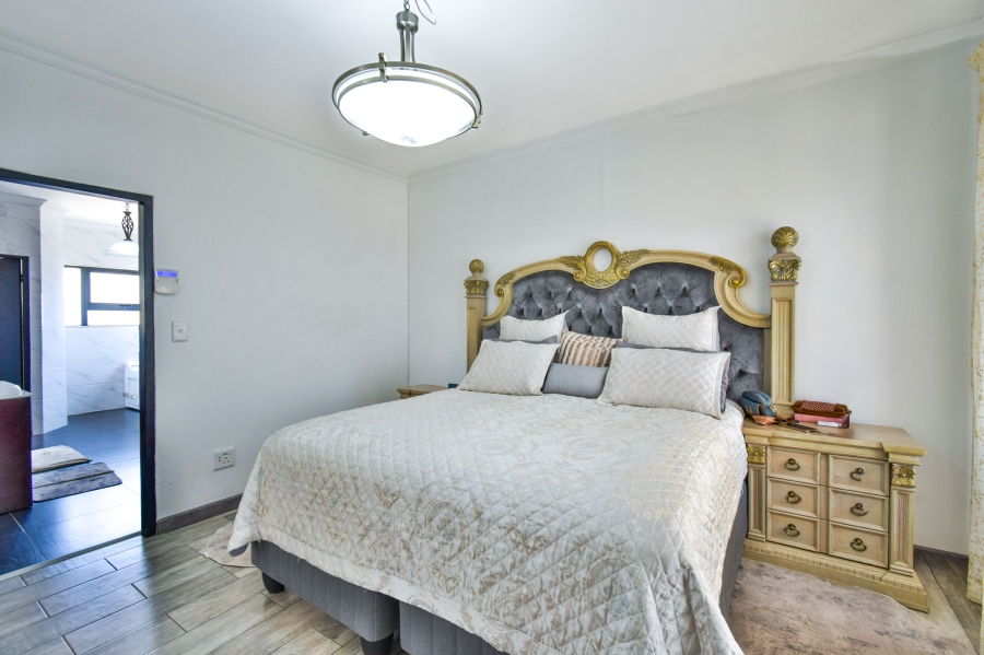 6 Bedroom Property for Sale in Mooikloof Glen Gauteng