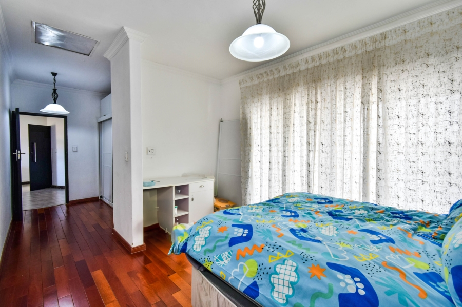 6 Bedroom Property for Sale in Mooikloof Glen Gauteng