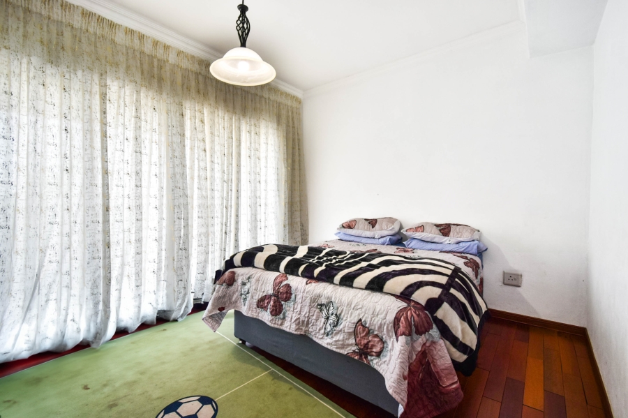 6 Bedroom Property for Sale in Mooikloof Glen Gauteng