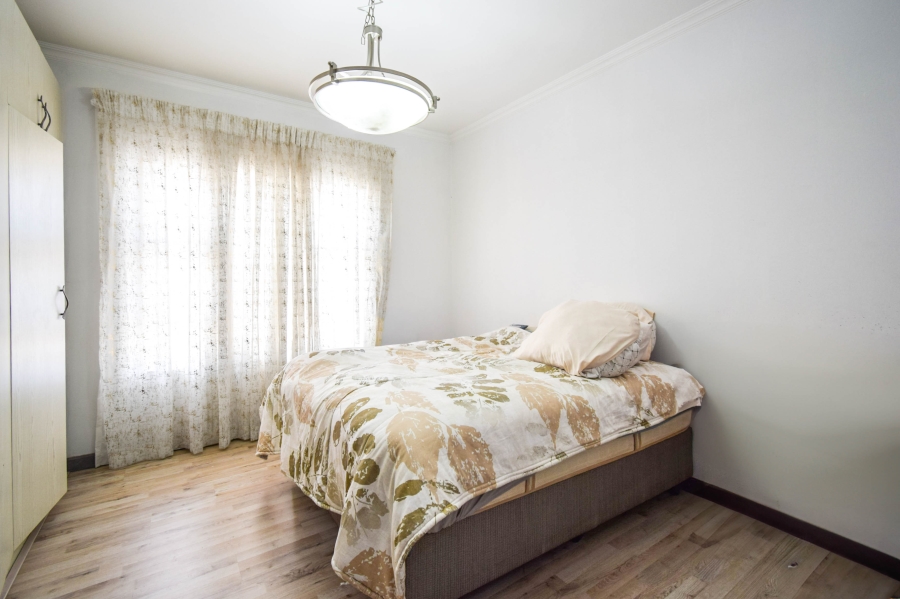 6 Bedroom Property for Sale in Mooikloof Glen Gauteng