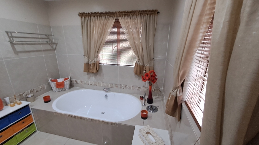 4 Bedroom Property for Sale in Jordaan Park Gauteng