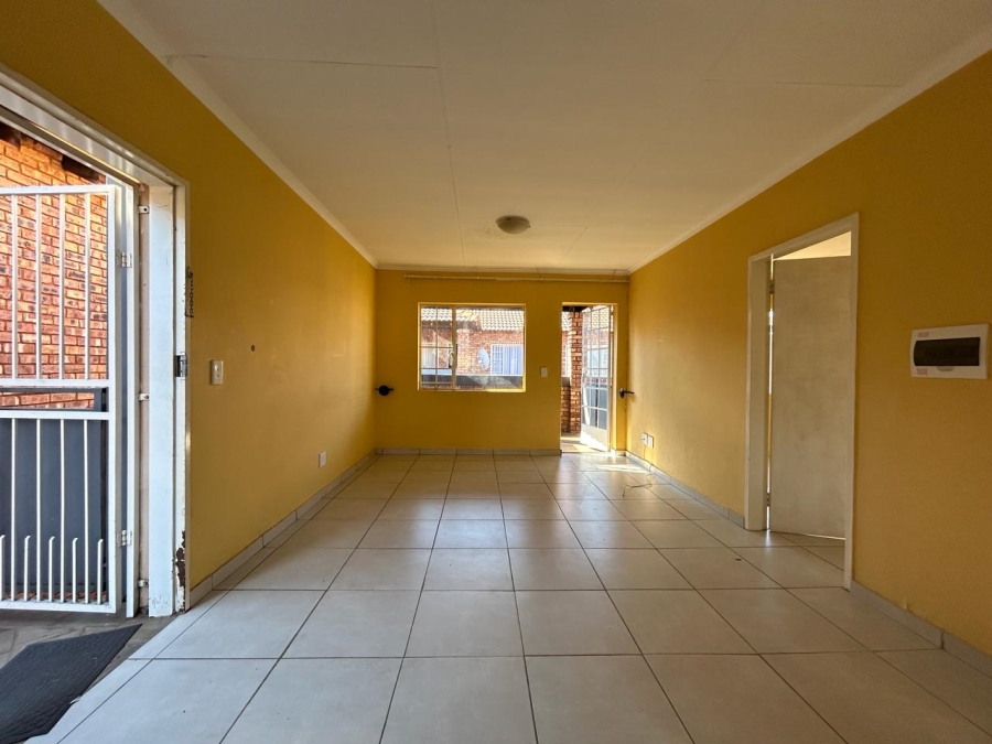 To Let 2 Bedroom Property for Rent in Andeon Gauteng