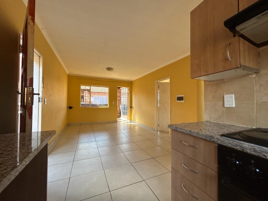To Let 2 Bedroom Property for Rent in Andeon Gauteng