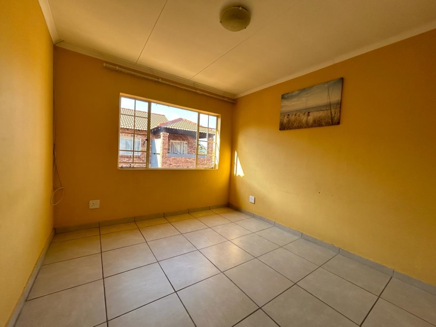 To Let 2 Bedroom Property for Rent in Andeon Gauteng
