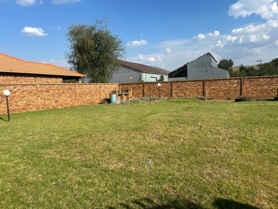 To Let 2 Bedroom Property for Rent in Andeon Gauteng