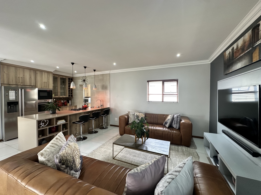 4 Bedroom Property for Sale in Thatchfield Estate Gauteng